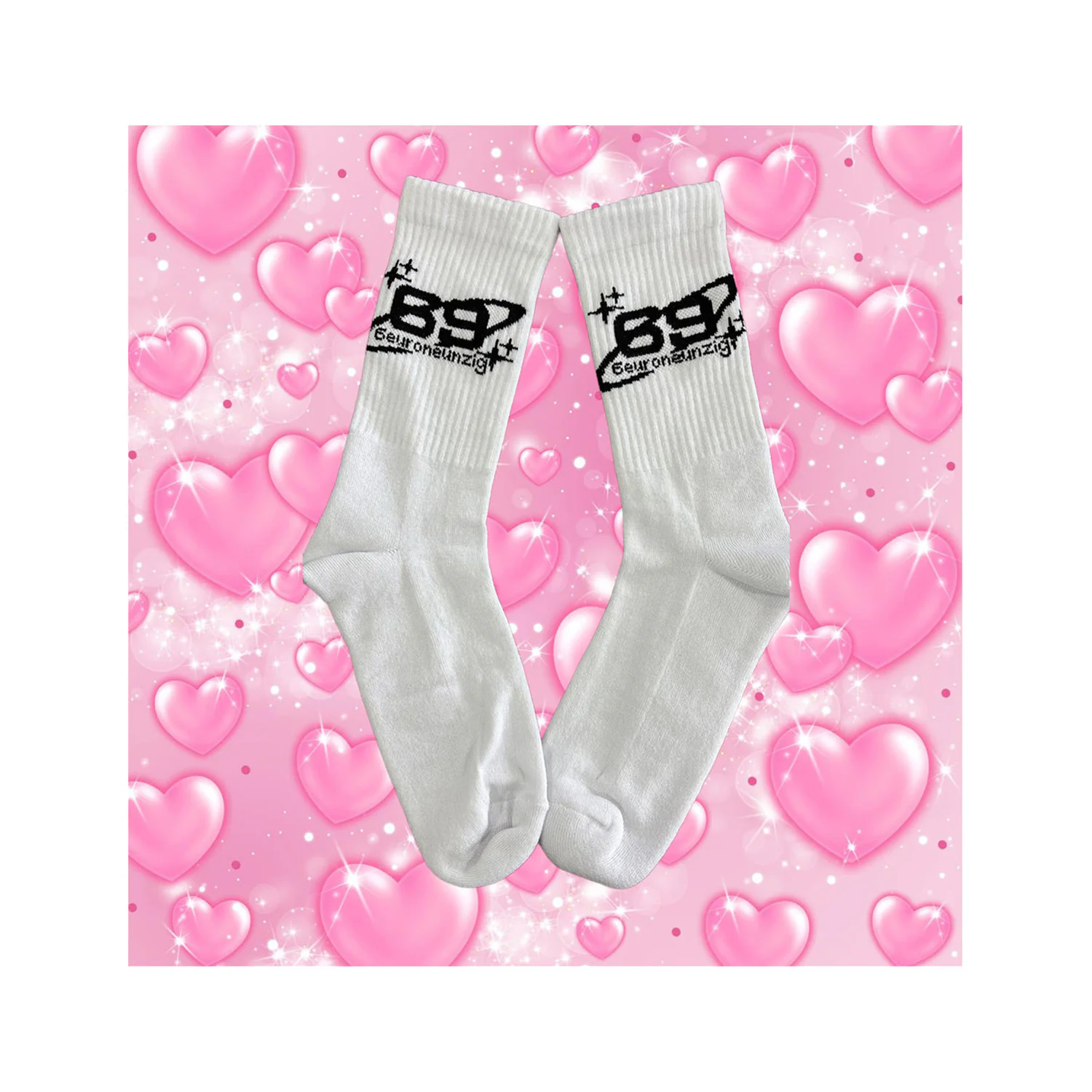 Weiße Socken mit dem 6euroneunzig Logo in Schwarz